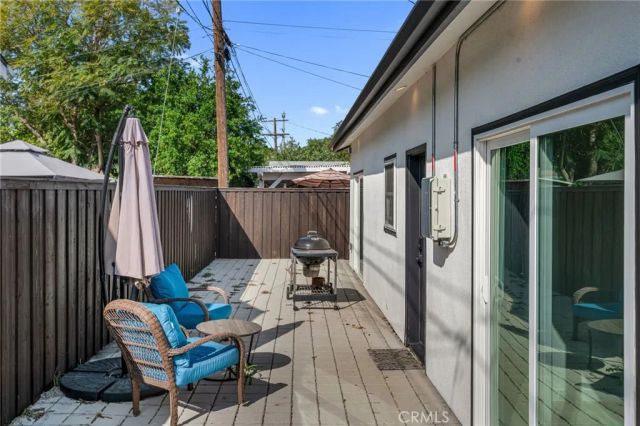22434 Berdon St, Woodland Hills, CA 91367