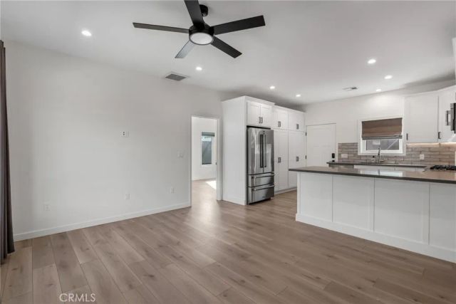 22434 Berdon St, Woodland Hills, CA 91367