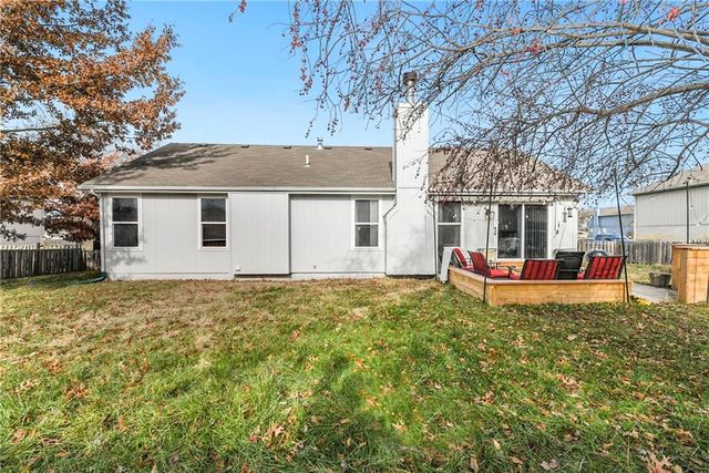 15609 Pebble Drive, Basehor, KS 66007