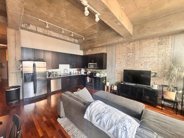 3963 W BELMONT Avenue 217, Chicago, IL 60618