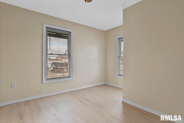 1215 N 5TH Street, Springfield, IL 62702