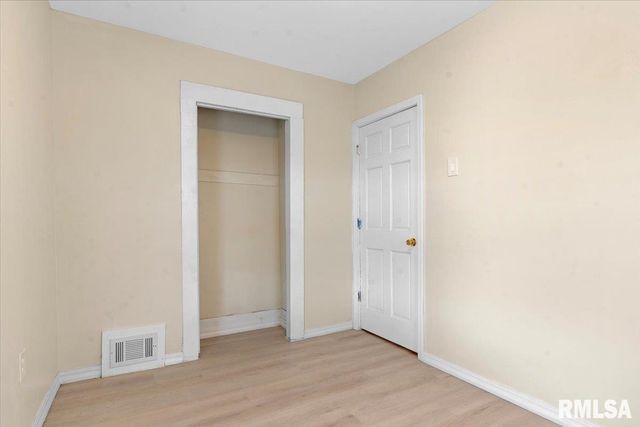 1215 N 5TH Street, Springfield, IL 62702