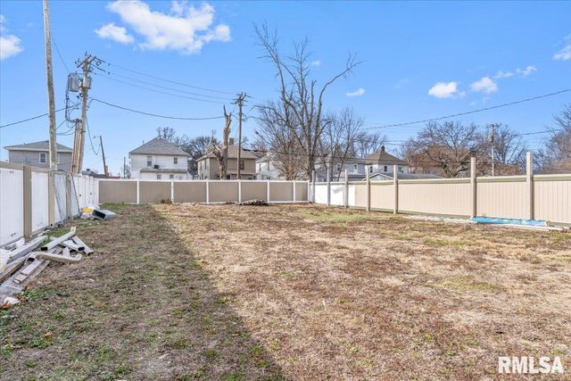 1215 N 5TH Street, Springfield, IL 62702