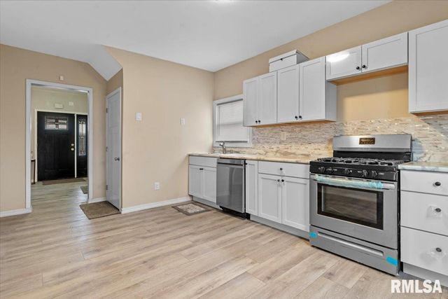 1215 N 5TH Street, Springfield, IL 62702