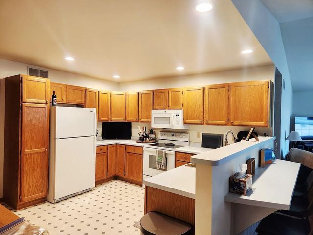 200 S WATER STREET, Lomira, WI 53048