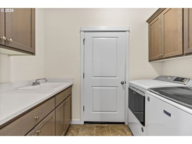 465 5TH St, Gervais, OR 97026