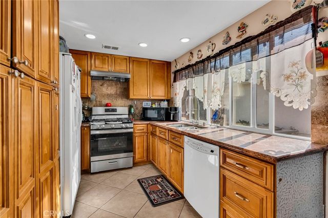 25790 Parada, Valencia, CA 91355