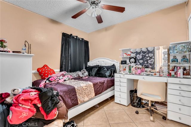 25790 Parada, Valencia, CA 91355