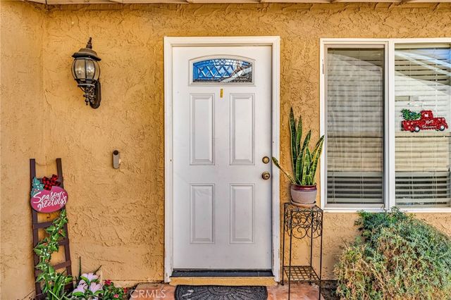 25790 Parada, Valencia, CA 91355