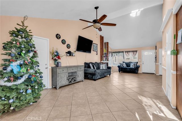 25790 Parada, Valencia, CA 91355
