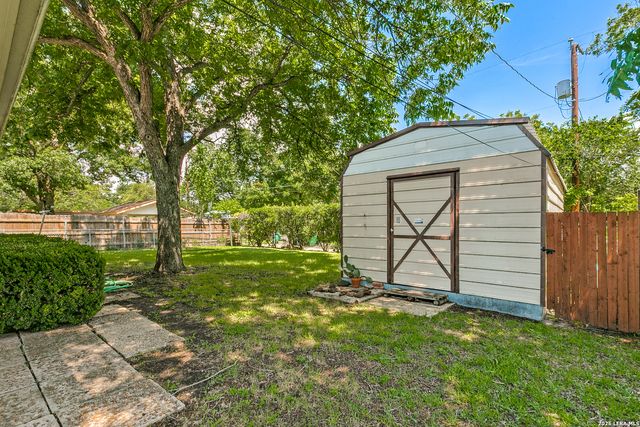 1823 McCauley, San Antonio, TX 78224