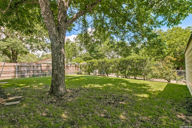 1823 McCauley, San Antonio, TX 78224
