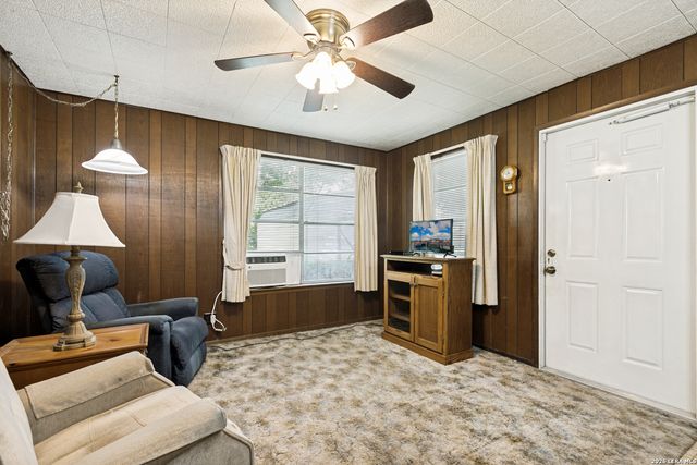 1823 McCauley, San Antonio, TX 78224