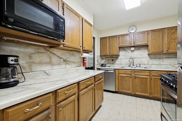 1823 McCauley, San Antonio, TX 78224