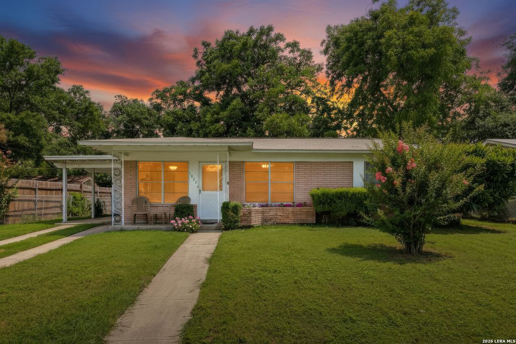 1823 McCauley, San Antonio, TX 78224