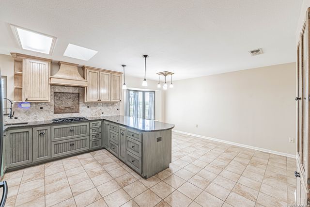 491 State Highway 97, Floresville, TX 78114