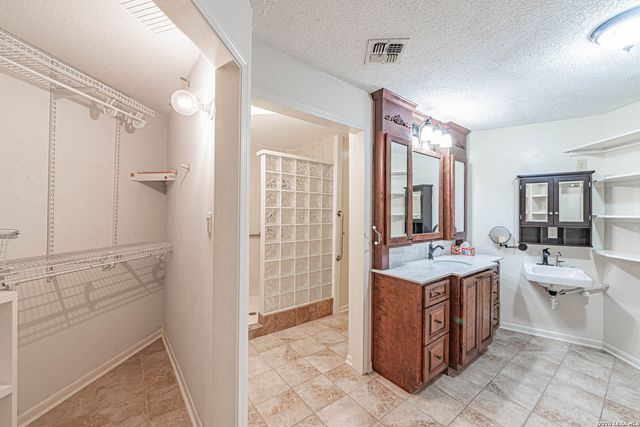 491 State Highway 97, Floresville, TX 78114