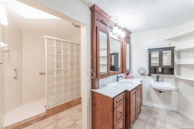 491 State Highway 97, Floresville, TX 78114