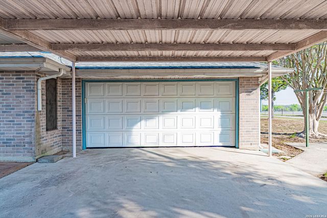 491 State Highway 97, Floresville, TX 78114