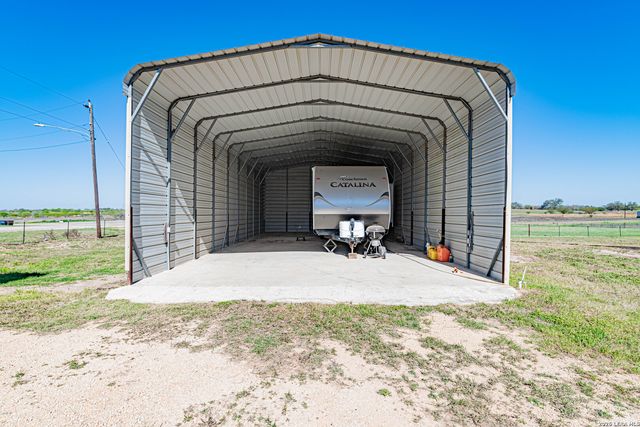 491 State Highway 97, Floresville, TX 78114