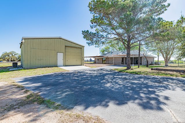 491 State Highway 97, Floresville, TX 78114