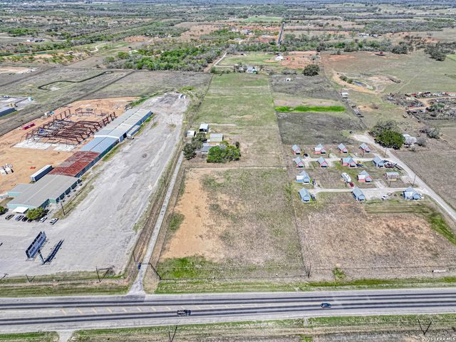 491 State Highway 97, Floresville, TX 78114