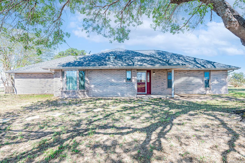 491 State Highway 97, Floresville, TX 78114