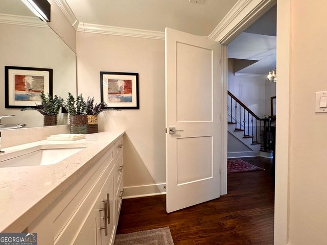 17 Willow Glen NE, Atlanta, GA 30342