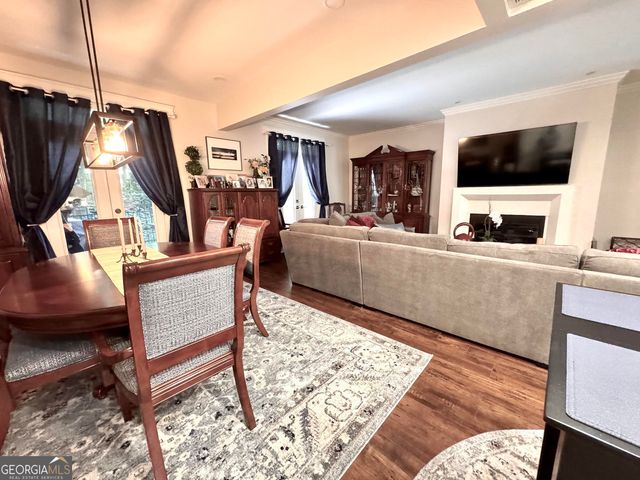 17 Willow Glen NE, Atlanta, GA 30342