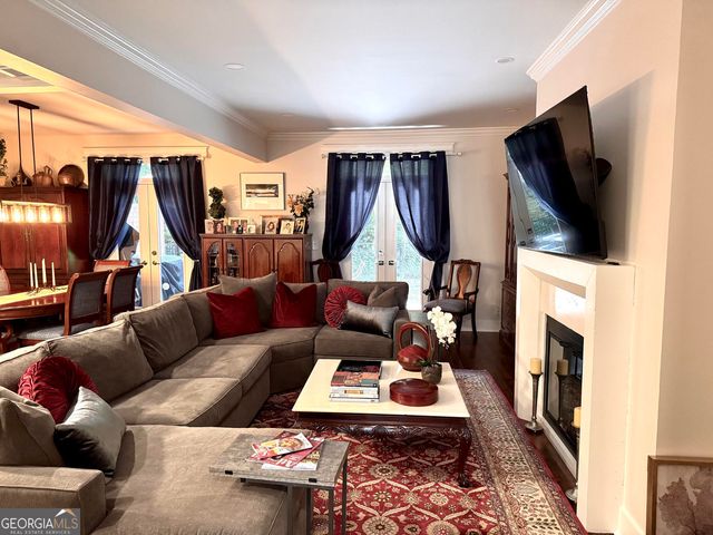 17 Willow Glen NE, Atlanta, GA 30342