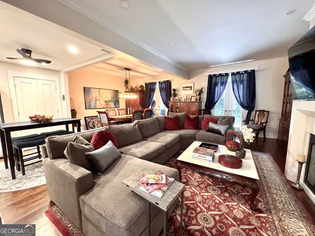 17 Willow Glen NE, Atlanta, GA 30342