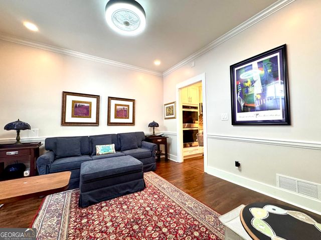 17 Willow Glen NE, Atlanta, GA 30342