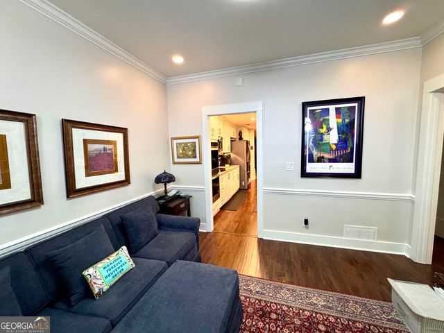 17 Willow Glen NE, Atlanta, GA 30342