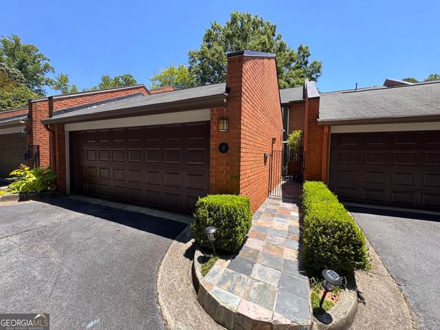 17 Willow Glen NE, Atlanta, GA 30342