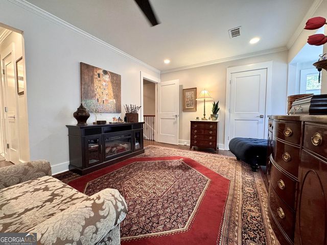 17 Willow Glen NE, Atlanta, GA 30342