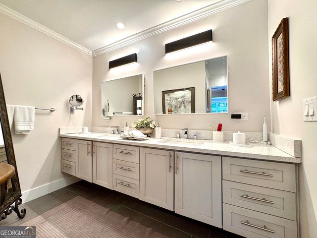 17 Willow Glen NE, Atlanta, GA 30342
