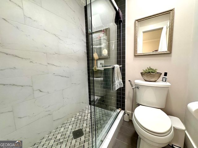 17 Willow Glen NE, Atlanta, GA 30342