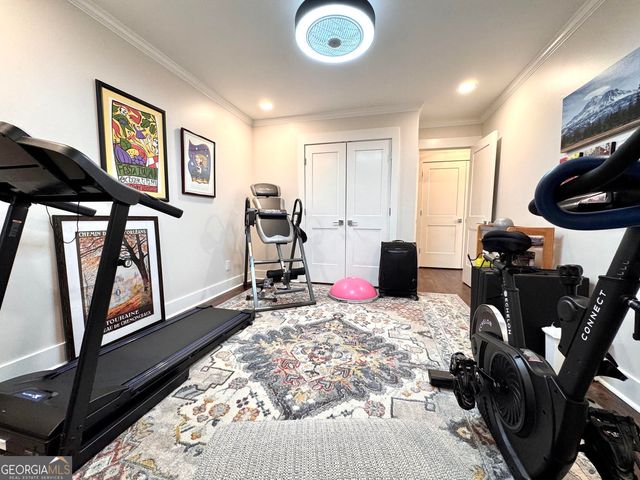 17 Willow Glen NE, Atlanta, GA 30342