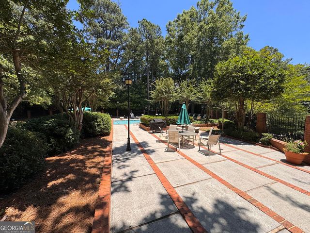 17 Willow Glen NE, Atlanta, GA 30342