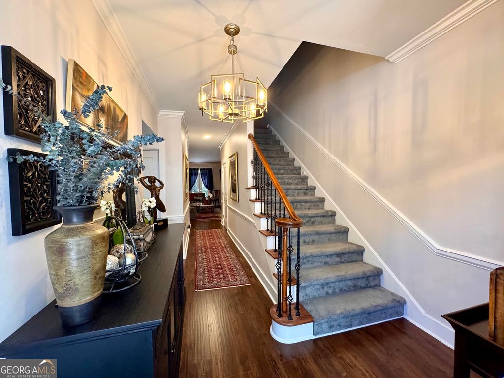 17 Willow Glen NE, Atlanta, GA 30342