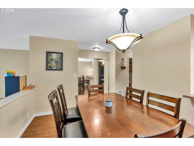 4 TOUCHSTONE 62, Lake Oswego, OR 97035