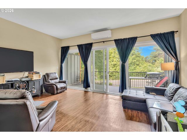 4 TOUCHSTONE 62, Lake Oswego, OR 97035