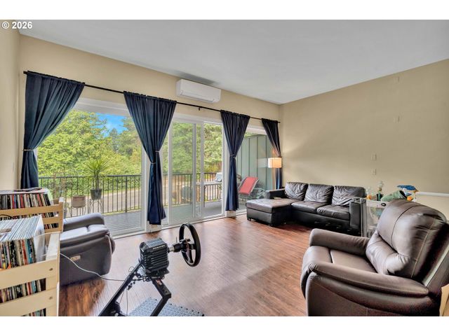 4 TOUCHSTONE 62, Lake Oswego, OR 97035
