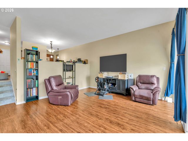 4 TOUCHSTONE 62, Lake Oswego, OR 97035