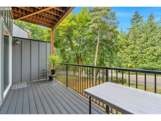 4 TOUCHSTONE 62, Lake Oswego, OR 97035
