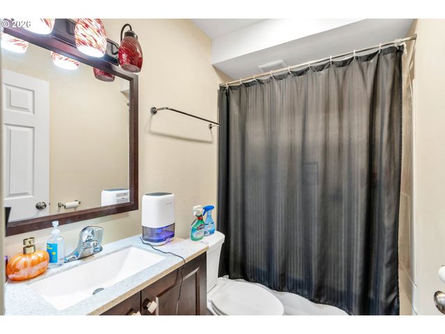 4 TOUCHSTONE 62, Lake Oswego, OR 97035