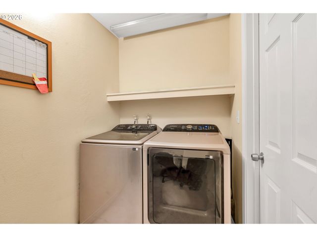 4 TOUCHSTONE 62, Lake Oswego, OR 97035