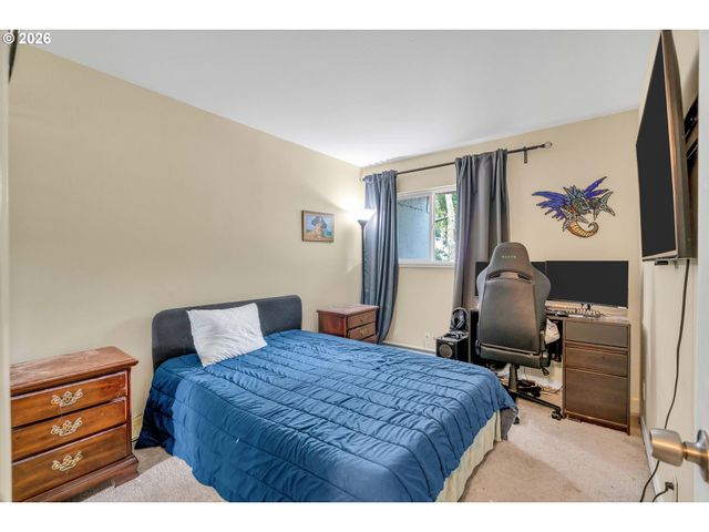 4 TOUCHSTONE 62, Lake Oswego, OR 97035