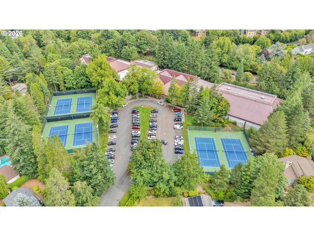 4 TOUCHSTONE 62, Lake Oswego, OR 97035