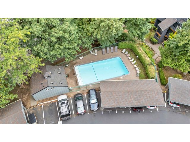 4 TOUCHSTONE 62, Lake Oswego, OR 97035